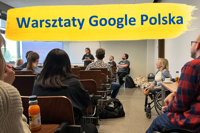 Na zdjęciu studenci oraz absolwenci uczestniczą w warsztacie Google Polska. Sala wykładowa w rzędach siedzi ok 10 osób - kobiety, mężczyźni.